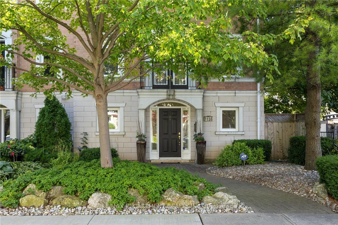 Photo 3 of 126 Brant Street, Oakville, Central — HOMEH