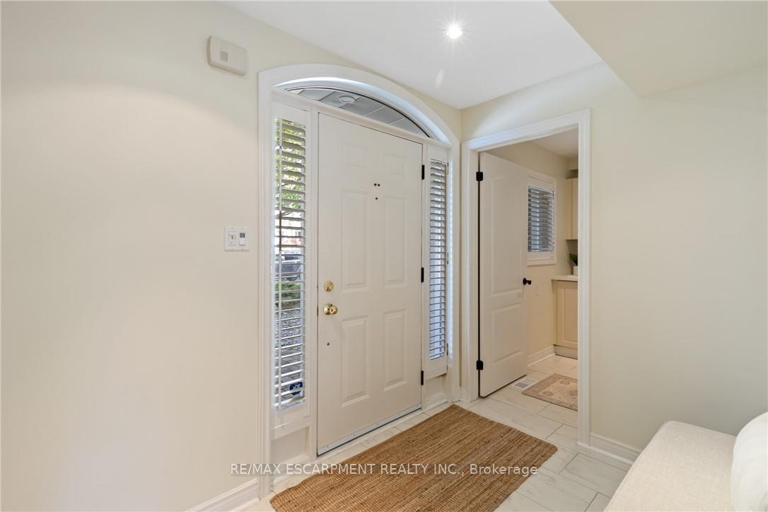 Photo 5 of 126 Brant Street, Oakville, Central — HOMEH
