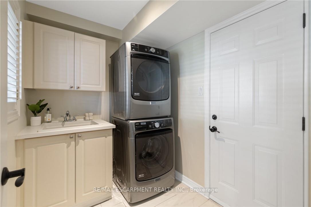 Photo 6 of 126 Brant Street, Oakville, Central — HOMEH