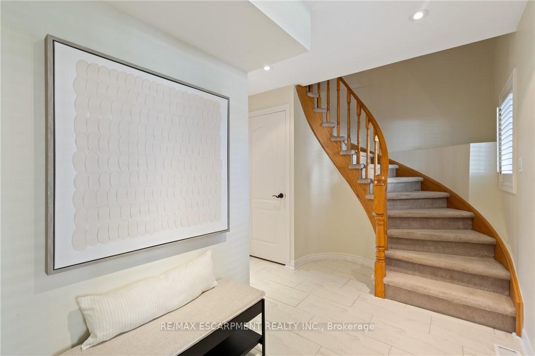 Photo 7 of 126 Brant Street, Oakville, Central — HOMEH
