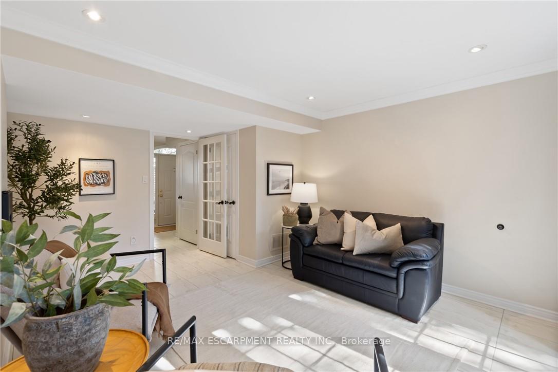 Photo 12 of 126 Brant Street, Oakville, Central — HOMEH