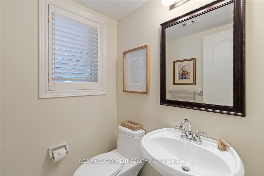 Photo 23 of 126 Brant Street, Oakville, Central — HOMEH