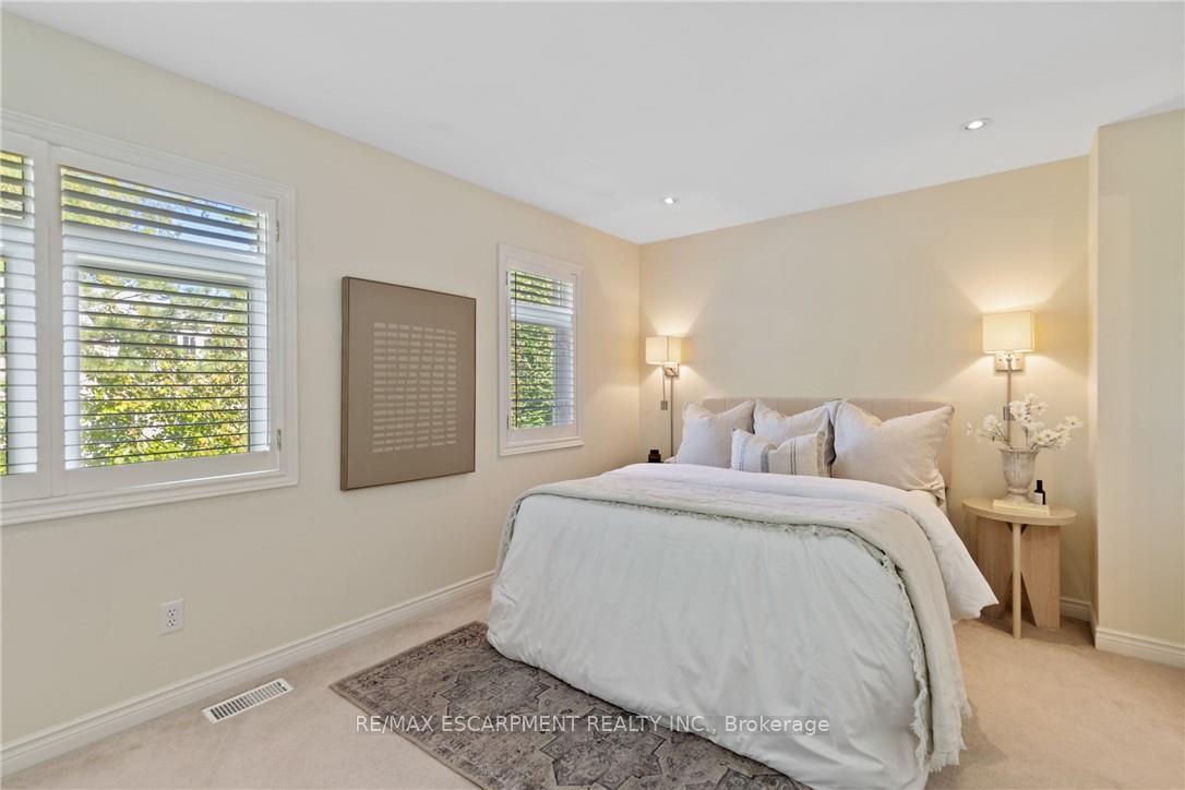Photo 26 of 126 Brant Street, Oakville, Central — HOMEH