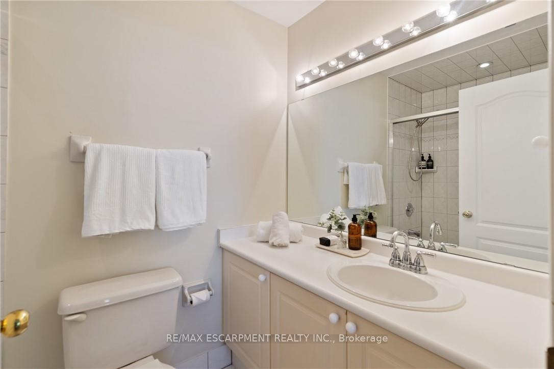 Photo 29 of 126 Brant Street, Oakville, Central — HOMEH