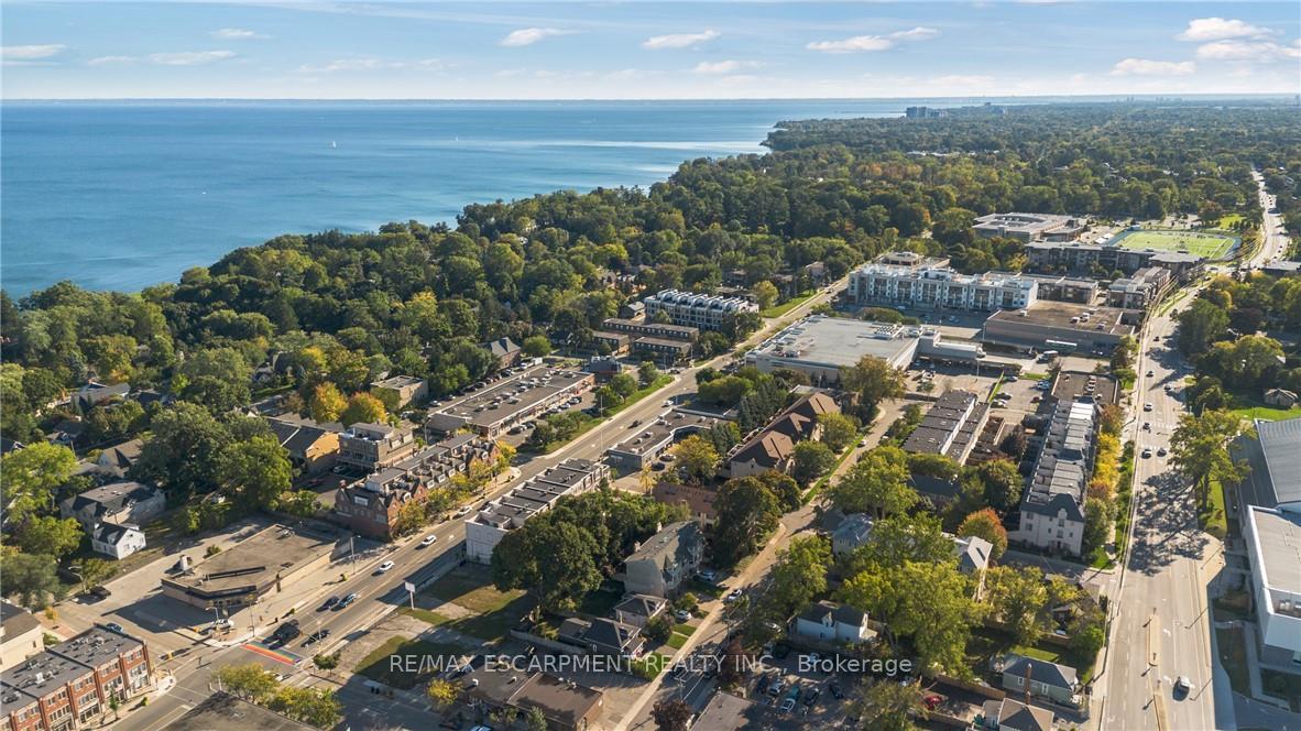 Photo 33 of 126 Brant Street, Oakville, Central — HOMEH