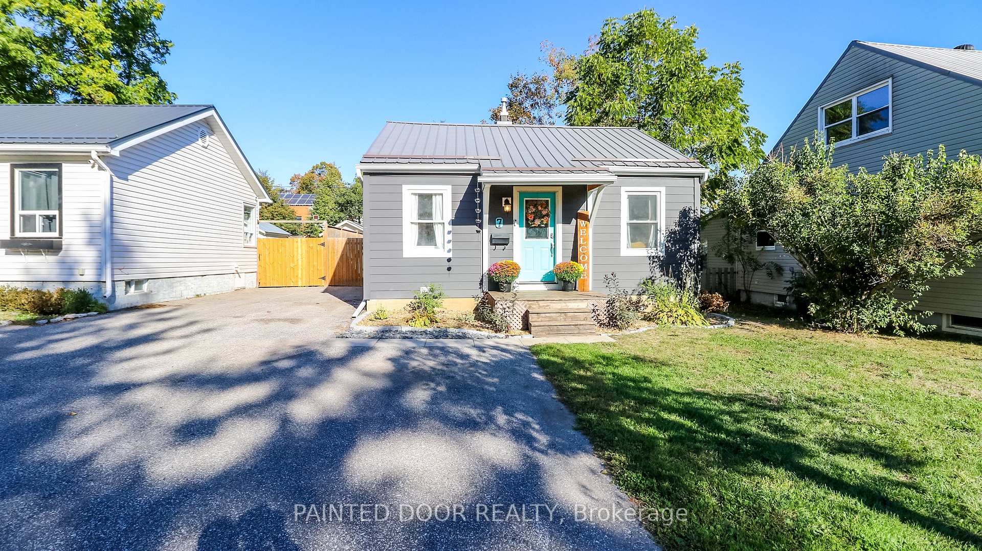 Photo 1 of 7 Albany Avenue, Orillia — HOMEH