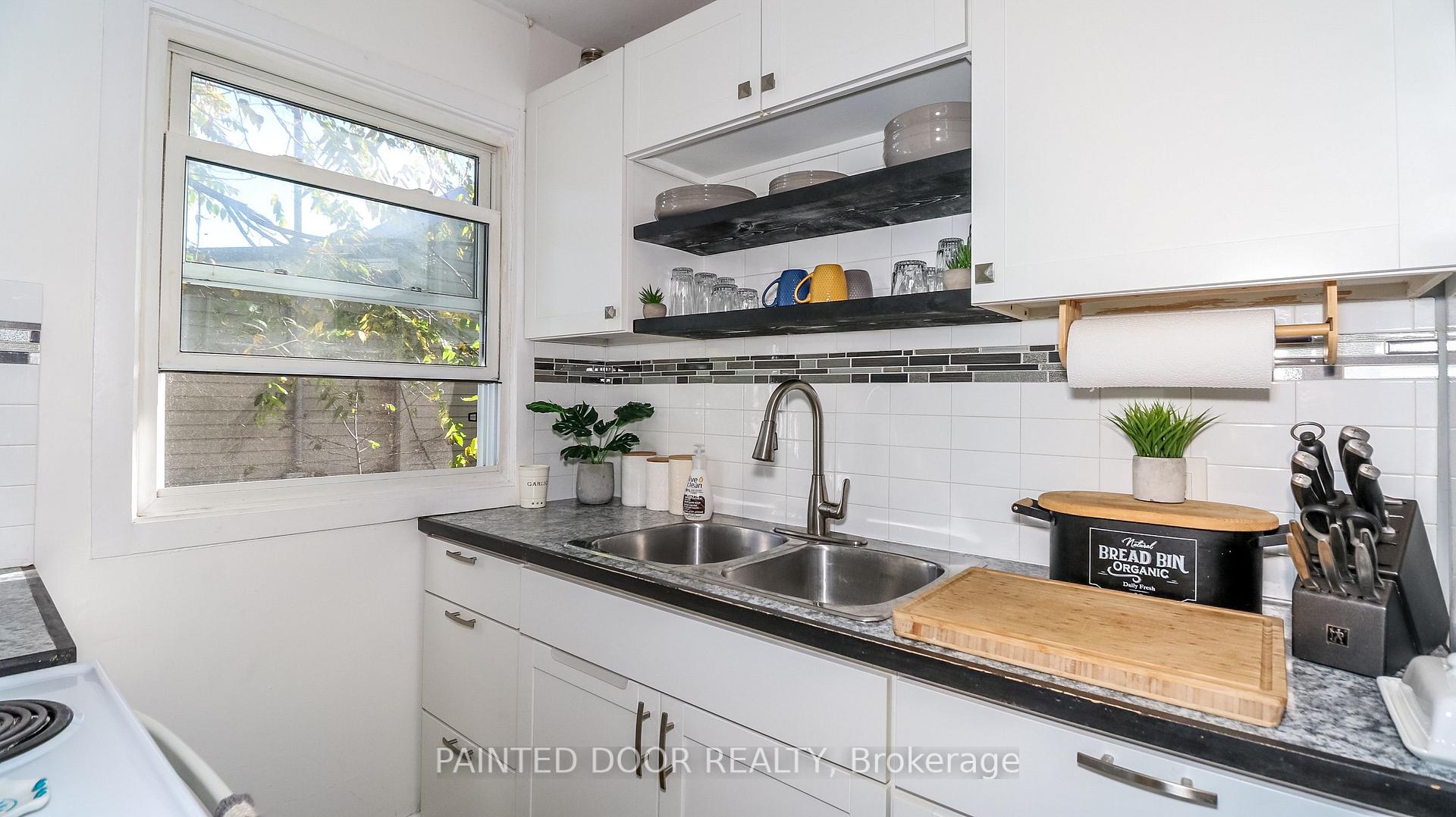 Photo 11 of 7 Albany Avenue, Orillia — HOMEH