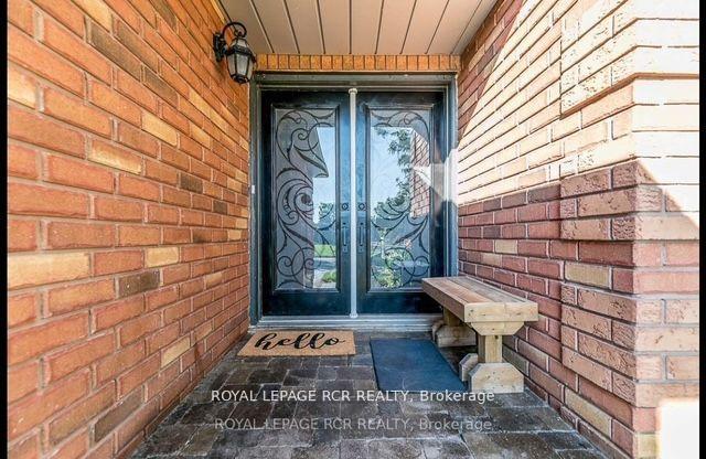 Photo 3 of 22 Coburn Crescent, New Tecumseth, Beeton — HOMEH
