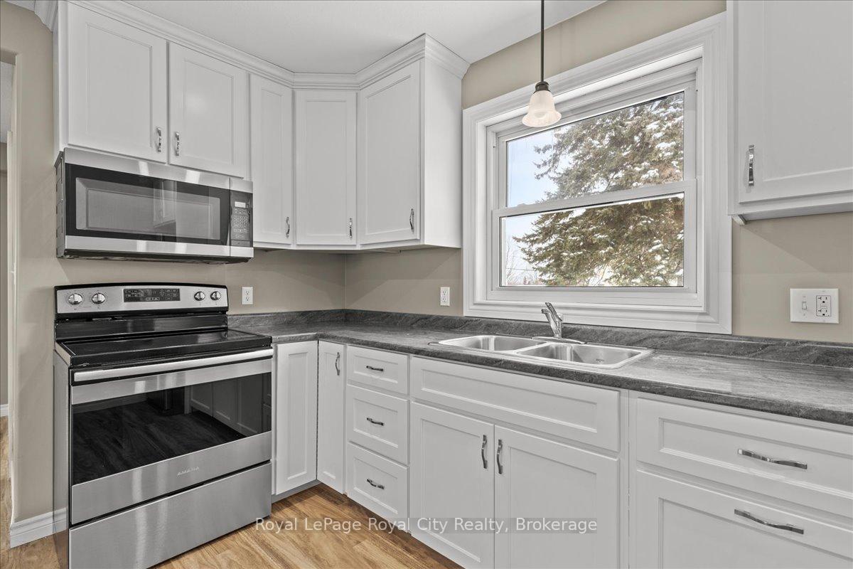 Photo 9 of 103 Victoria Street E, North Huron, Wingham — HOMEH