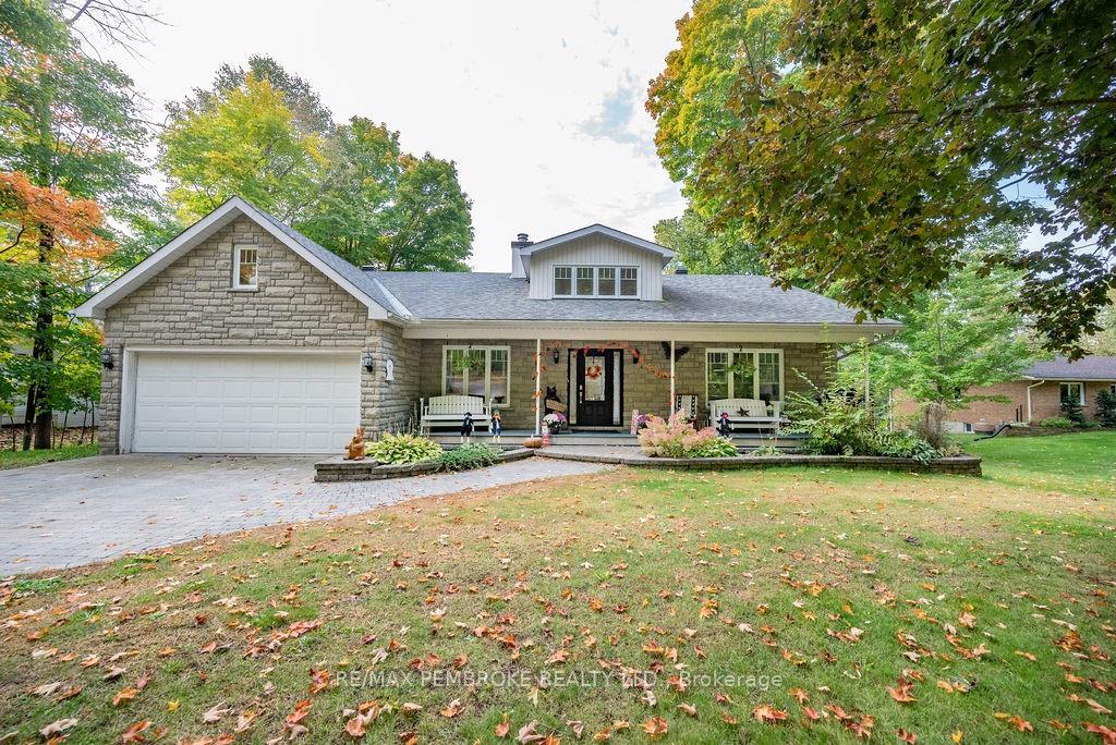 Photo 1 of 29 Holiday Lane, North Algona Wilberforce, North Algona/Wilberforce Twp — HOMEH