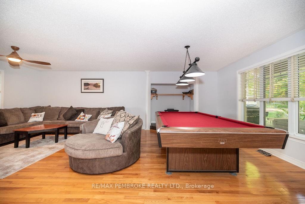 Photo 3 of 29 Holiday Lane, North Algona Wilberforce, North Algona/Wilberforce Twp — HOMEH