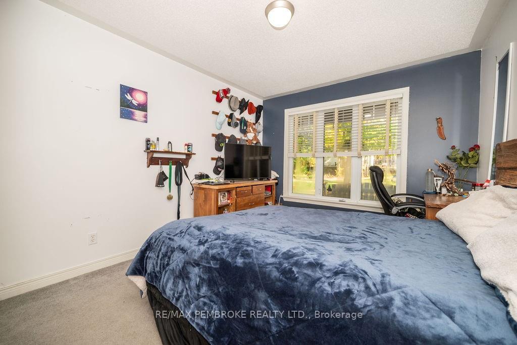 Photo 8 of 29 Holiday Lane, North Algona Wilberforce, North Algona/Wilberforce Twp — HOMEH