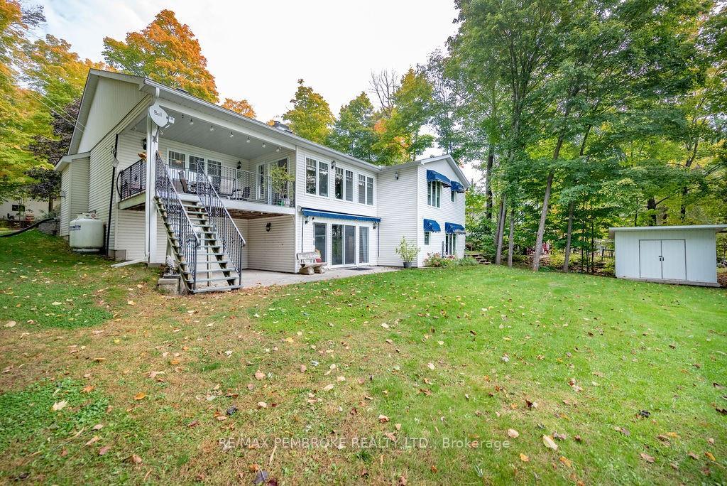 Photo 19 of 29 Holiday Lane, North Algona Wilberforce, North Algona/Wilberforce Twp — HOMEH