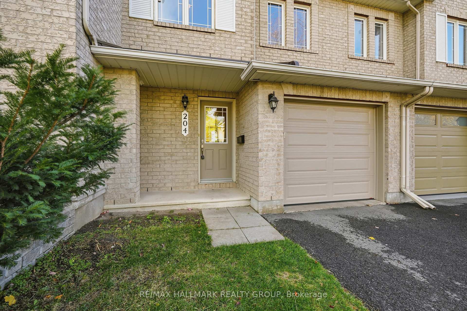 Photo 1 of 204 Greenridge Street, Ottawa, Chapel Hill — HOMEH