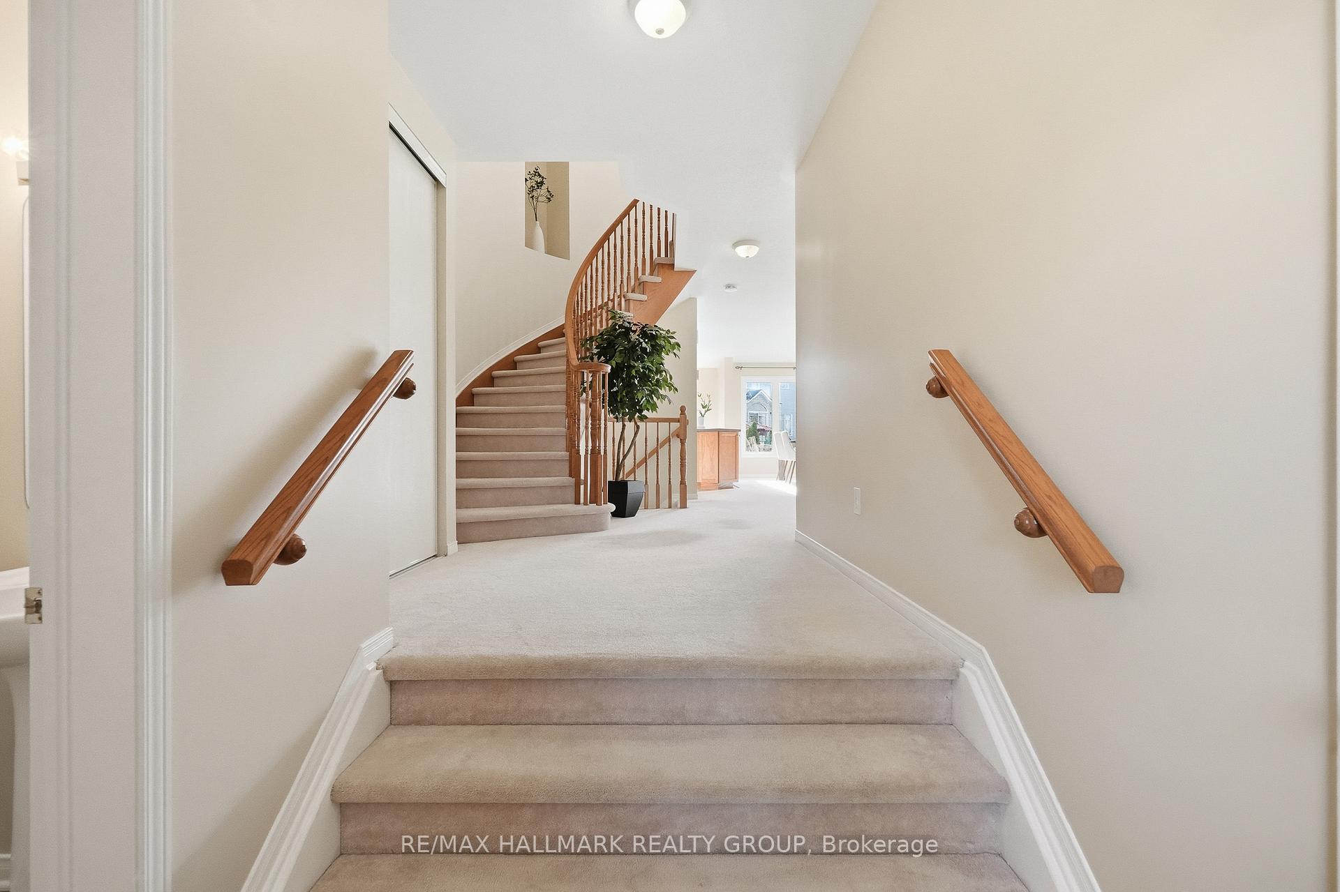 Photo 2 of 204 Greenridge Street, Ottawa, Chapel Hill — HOMEH