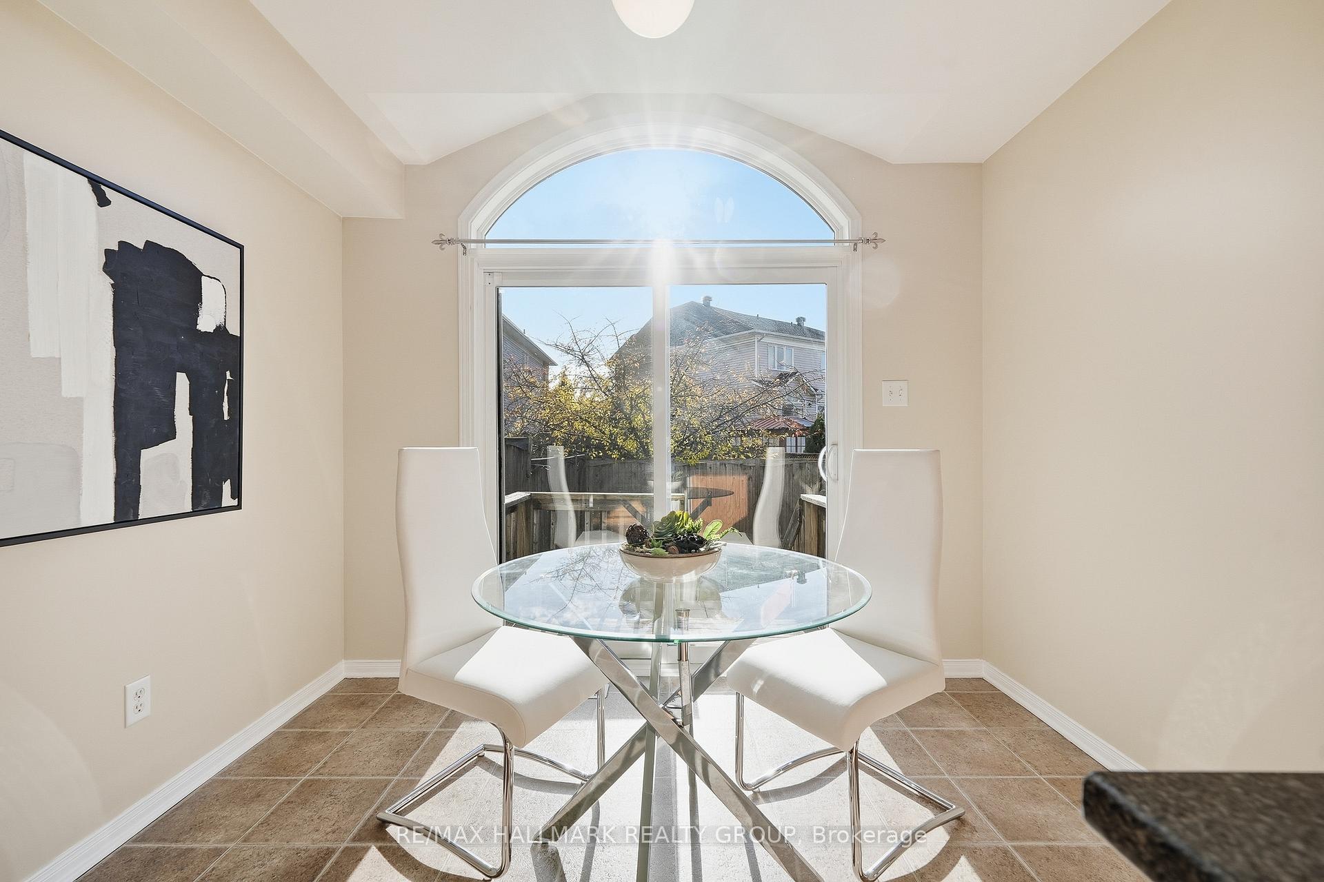 Photo 14 of 204 Greenridge Street, Ottawa, Chapel Hill — HOMEH