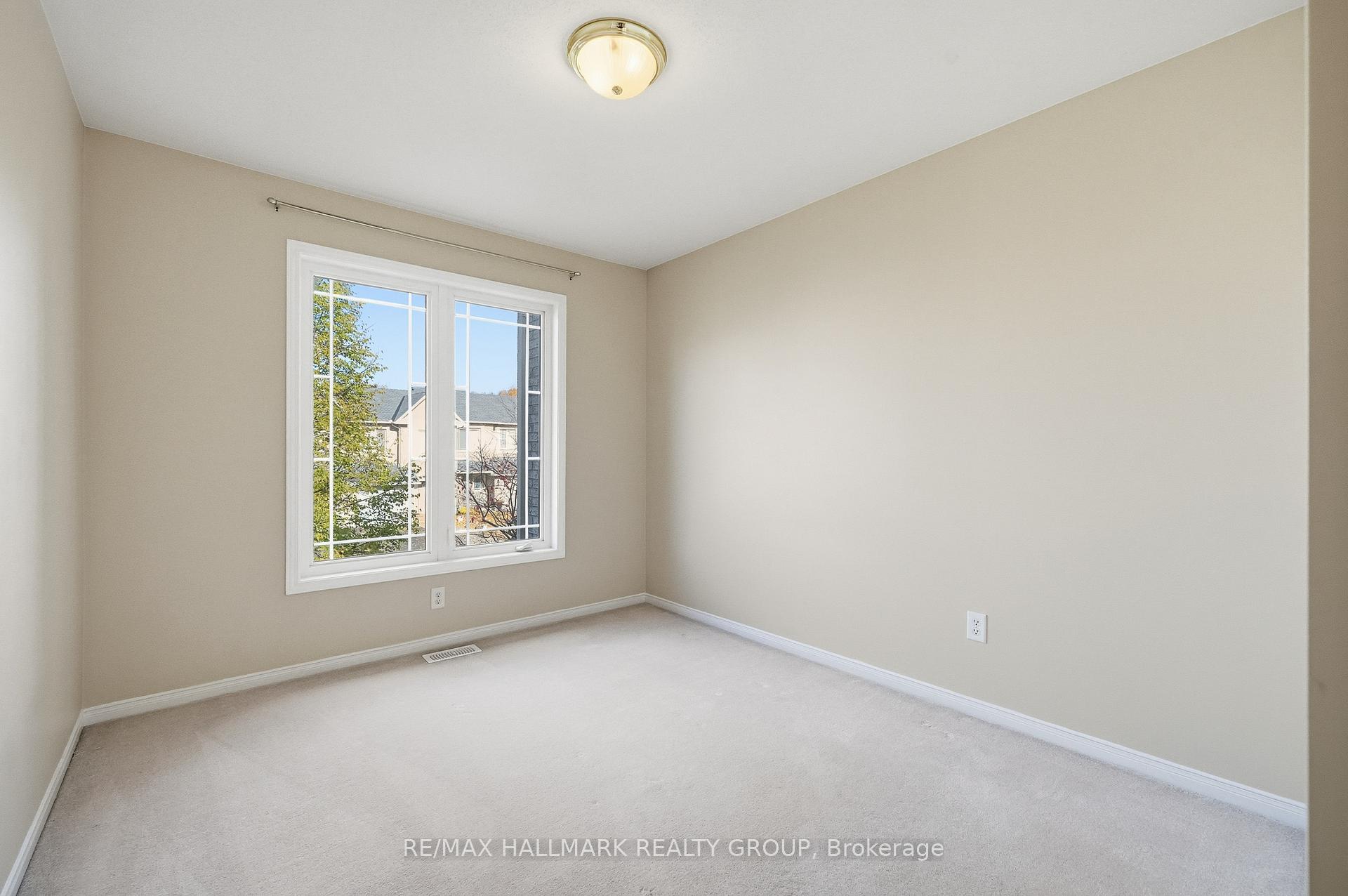Photo 23 of 204 Greenridge Street, Ottawa, Chapel Hill — HOMEH