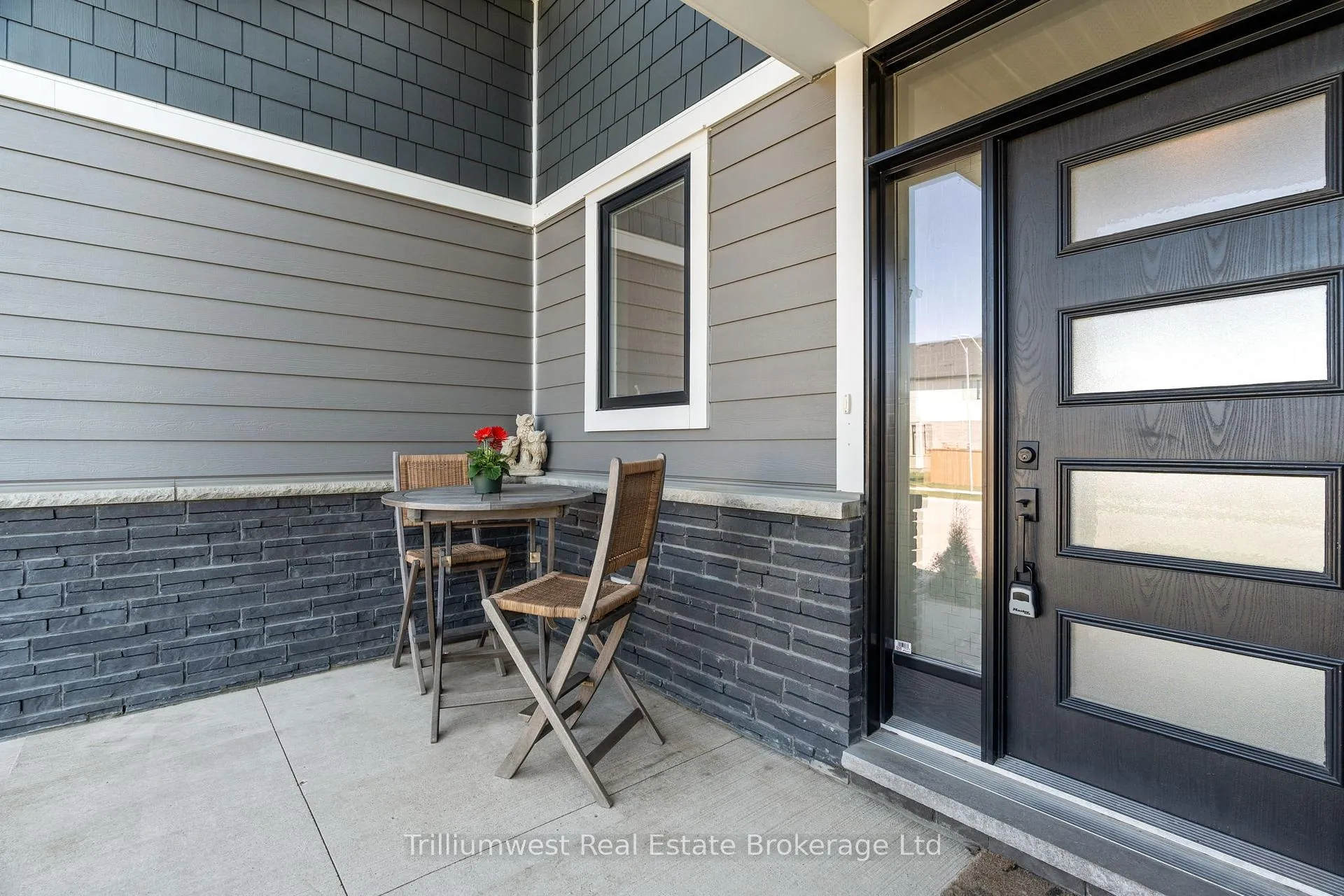 Photo 5 of 155 Mcleod Street, North Middlesex, Parkhill — HOMEH