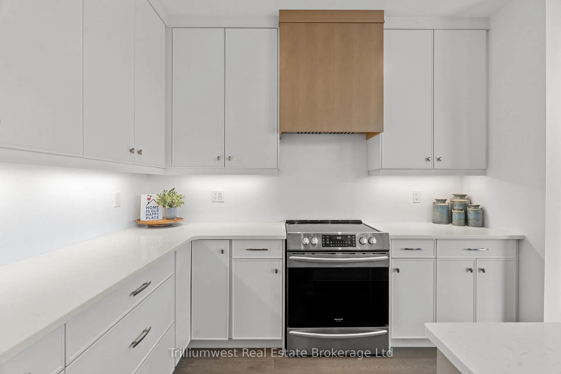 Photo 13 of 155 Mcleod Street, North Middlesex, Parkhill — HOMEH