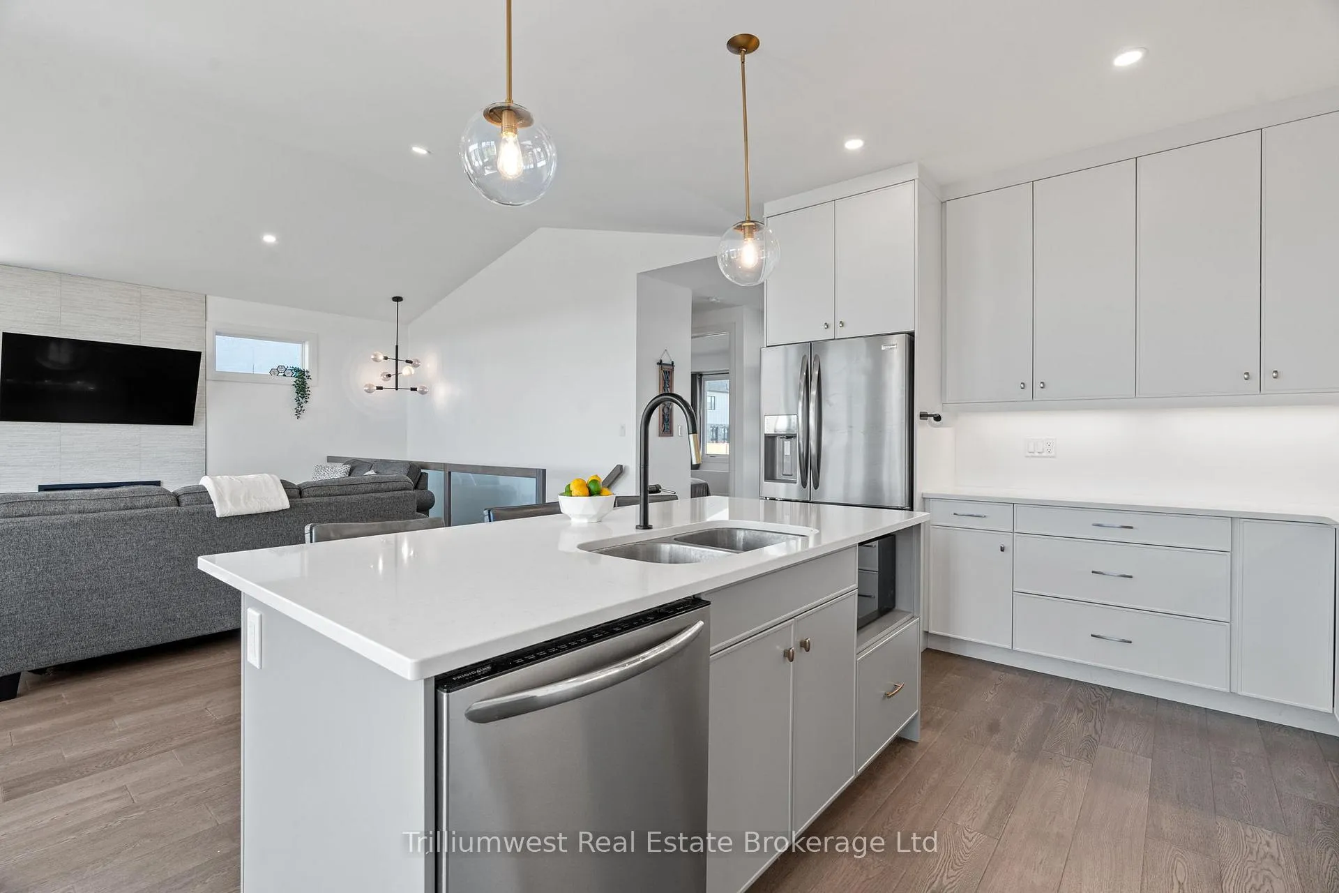 Photo 16 of 155 Mcleod Street, North Middlesex, Parkhill — HOMEH
