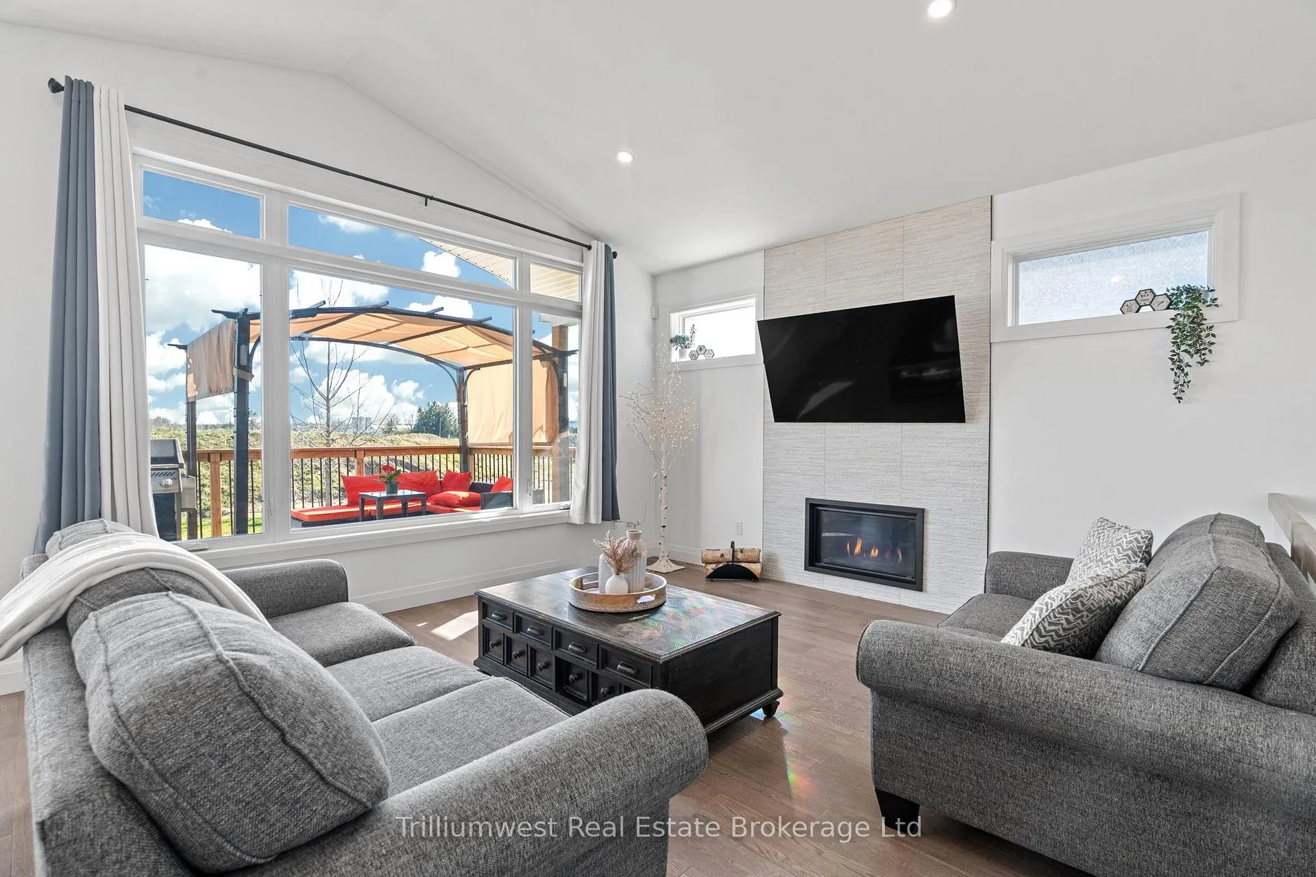 Photo 20 of 155 Mcleod Street, North Middlesex, Parkhill — HOMEH