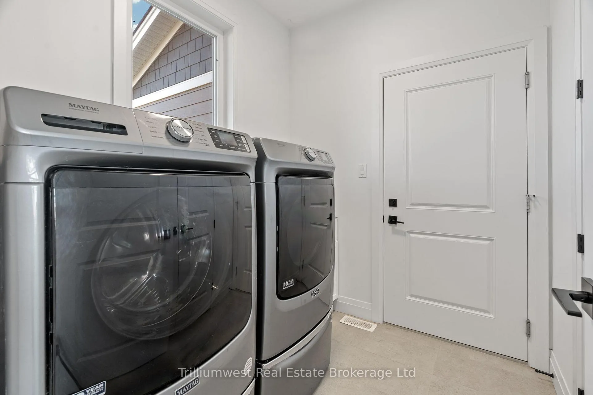 Photo 27 of 155 Mcleod Street, North Middlesex, Parkhill — HOMEH