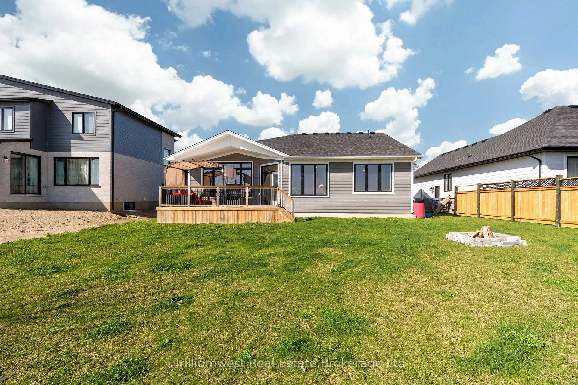 Photo 44 of 155 Mcleod Street, North Middlesex, Parkhill — HOMEH