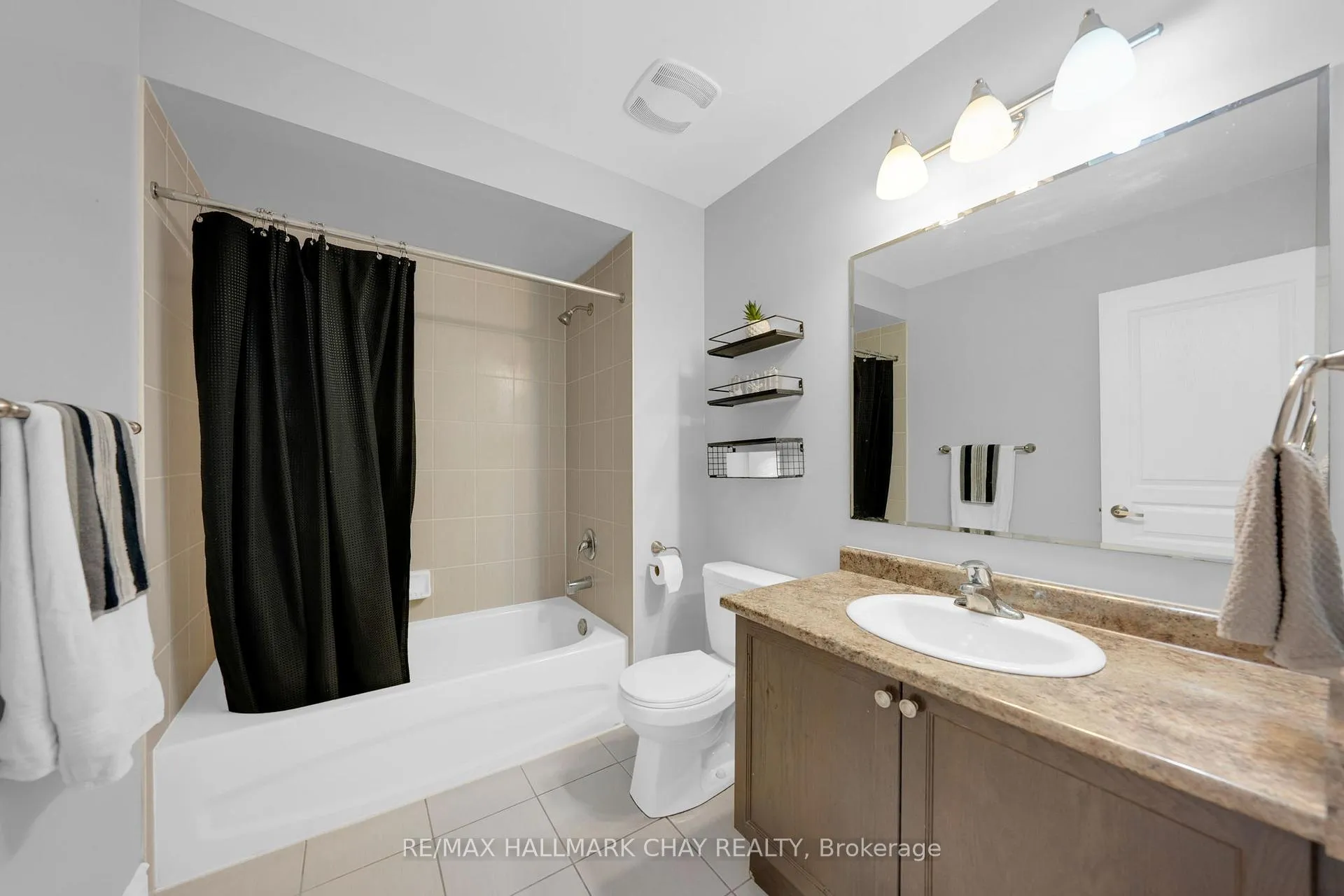 Photo 25 of 38 Sydie Lane, New Tecumseth, Tottenham — HOMEH