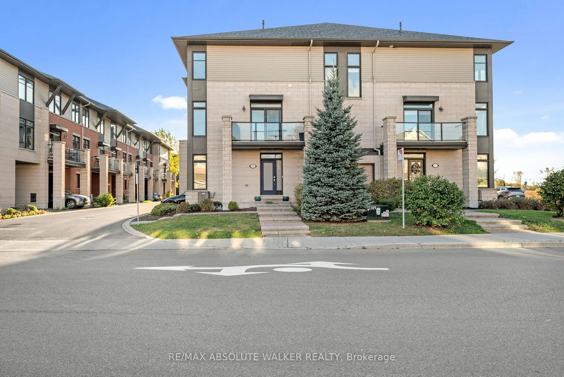 Photo 2 of 129 Chaperal Private, Ottawa, Avalon West — HOMEH