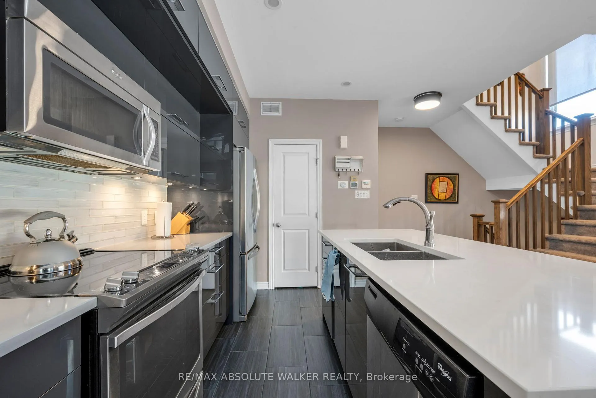 Photo 17 of 129 Chaperal Private, Ottawa, Avalon West — HOMEH
