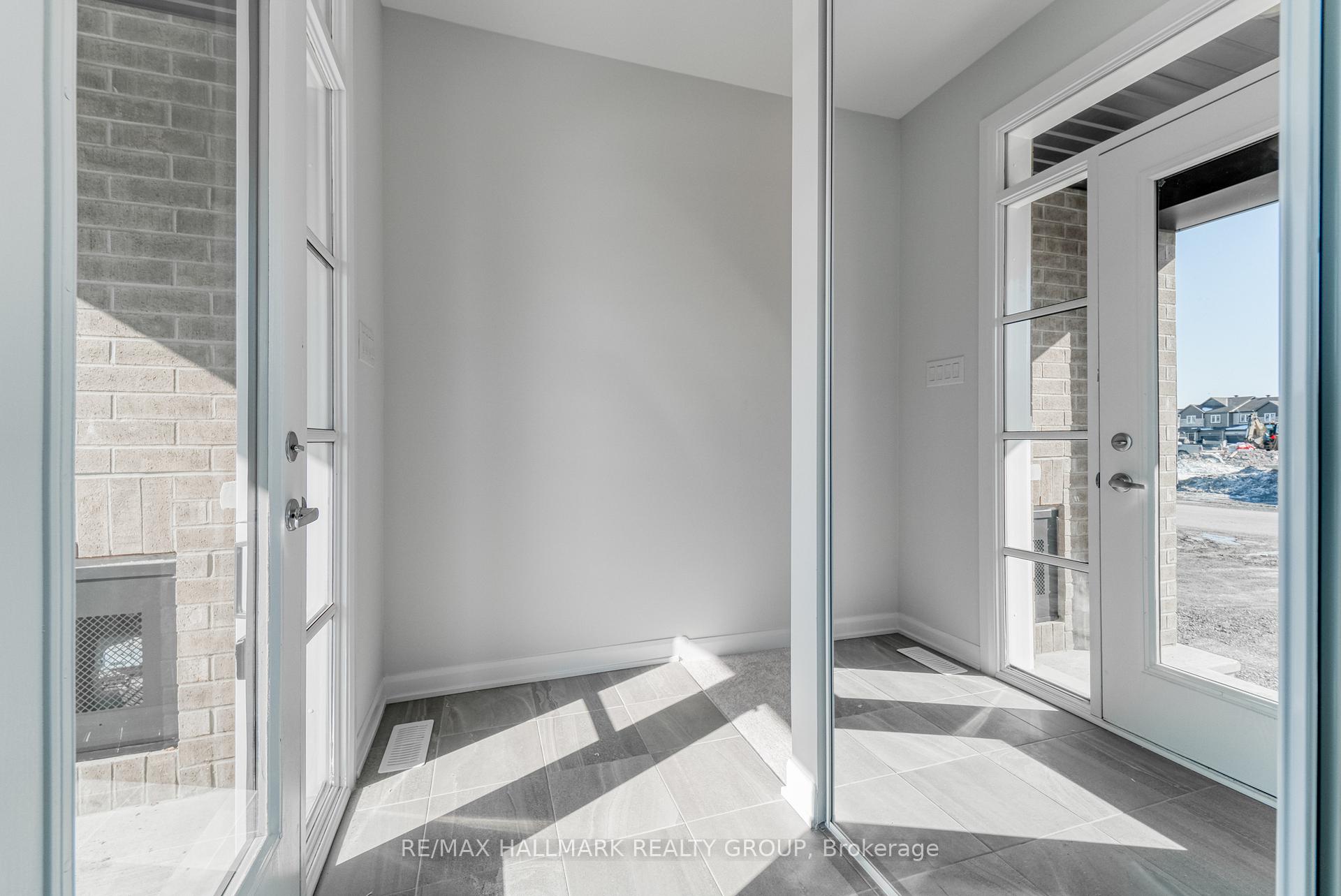Photo 4 of 569 Decoeur Drive, Ottawa, Avalon West — HOMEH