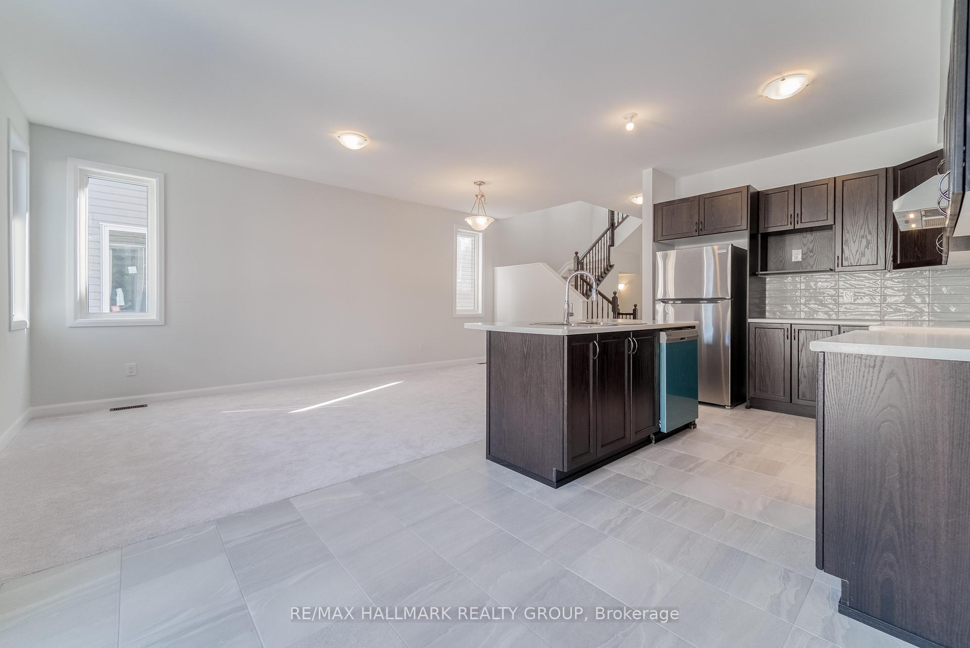 Photo 12 of 569 Decoeur Drive, Ottawa, Avalon West — HOMEH