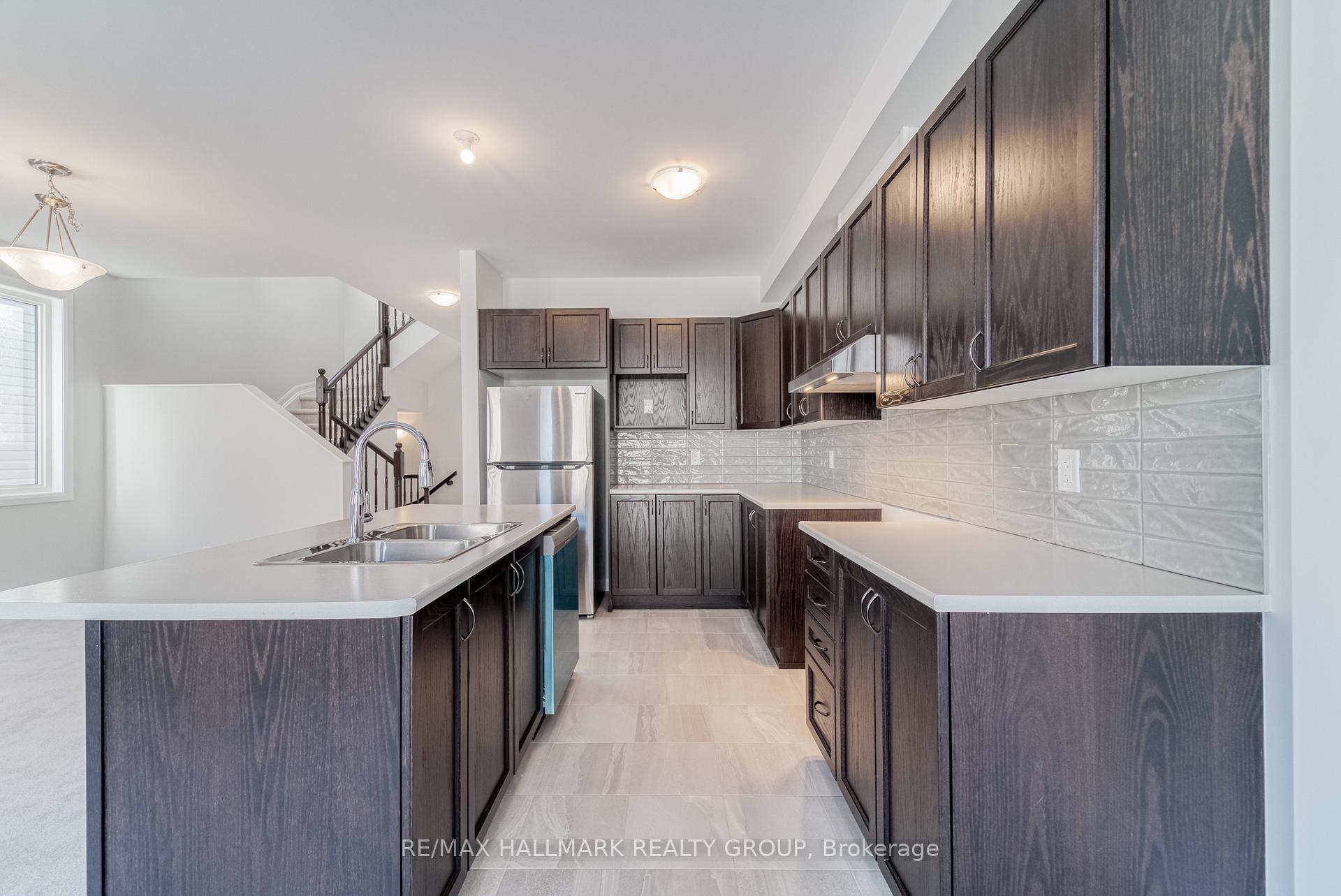 Photo 14 of 569 Decoeur Drive, Ottawa, Avalon West — HOMEH