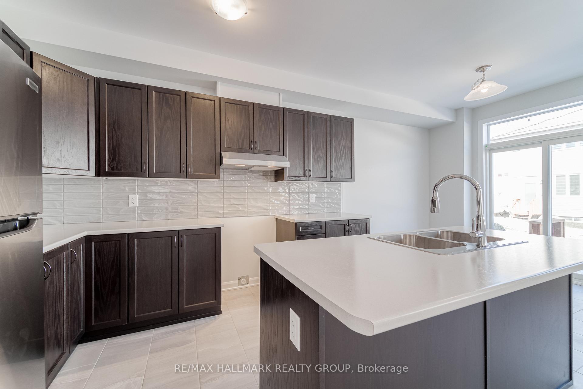 Photo 15 of 569 Decoeur Drive, Ottawa, Avalon West — HOMEH