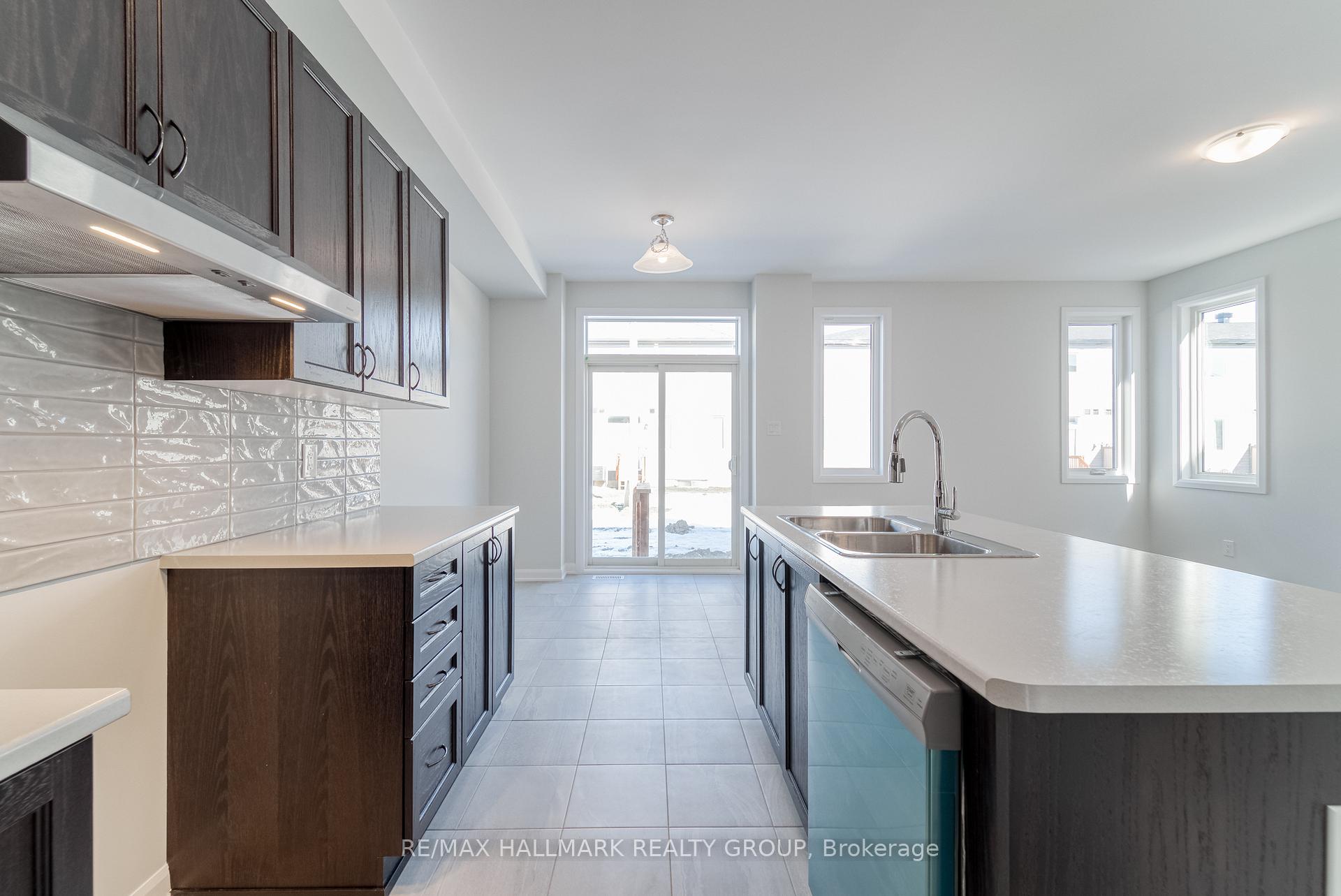 Photo 16 of 569 Decoeur Drive, Ottawa, Avalon West — HOMEH