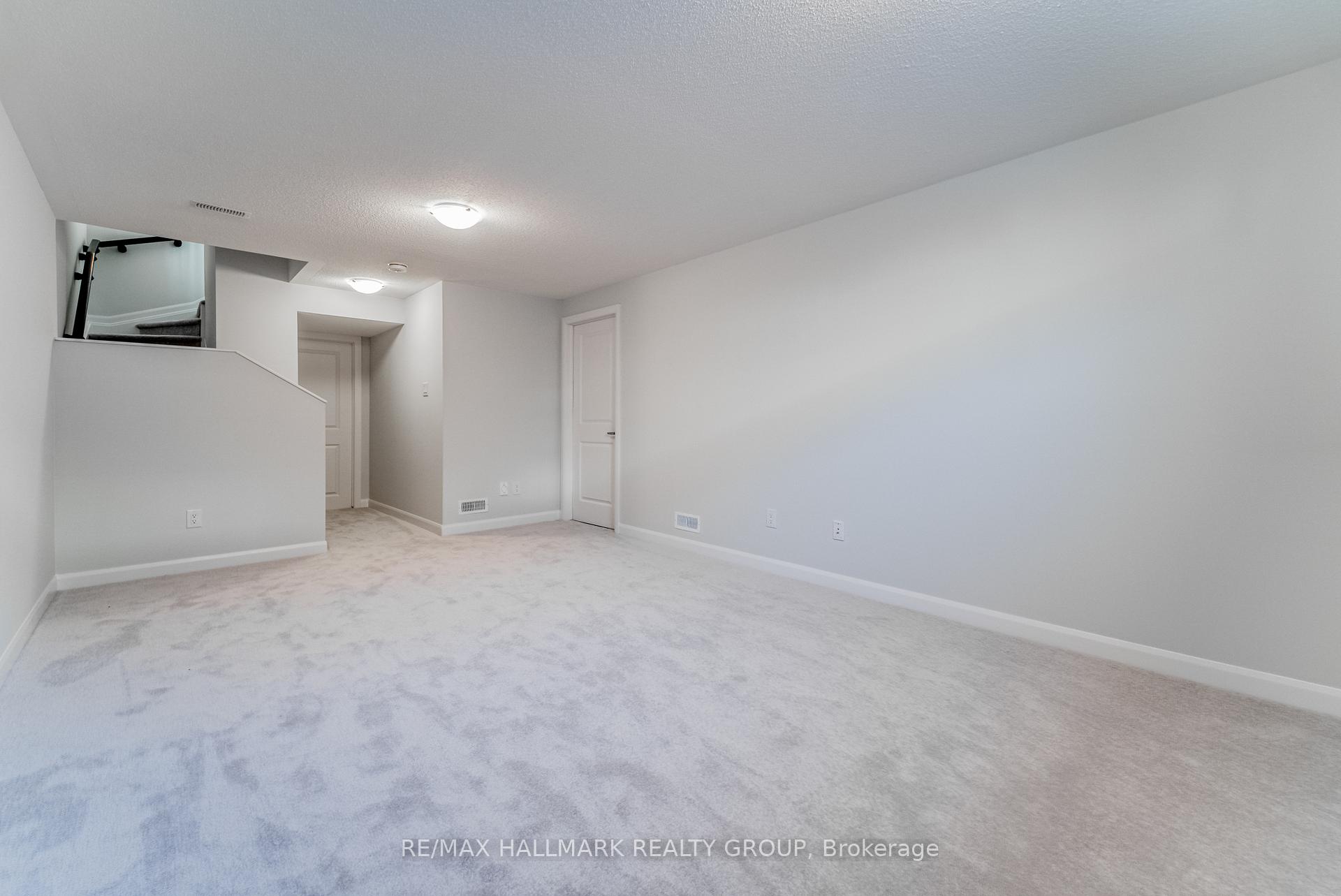 Photo 33 of 569 Decoeur Drive, Ottawa, Avalon West — HOMEH