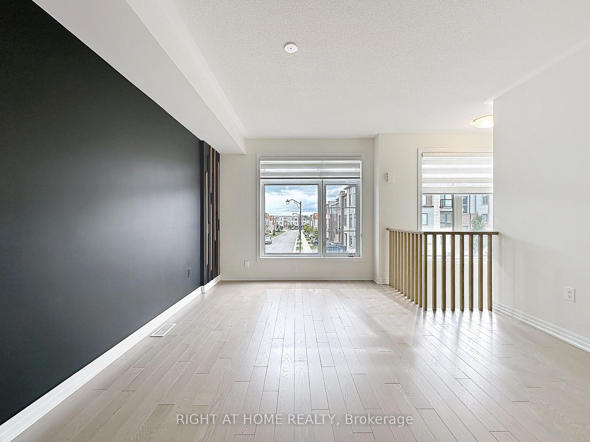 Photo 10 of 209 Vantage Loop, Newmarket, Woodland Hill — HOMEH
