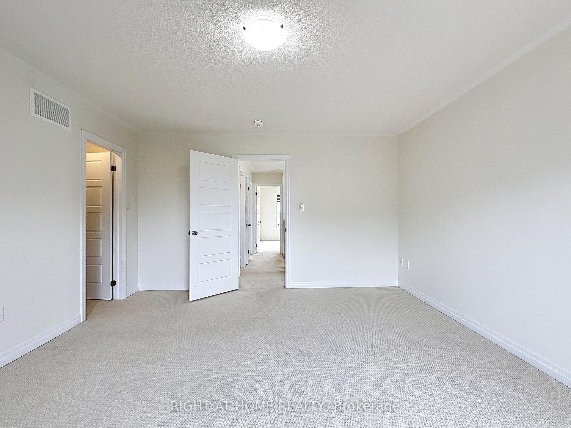 Photo 11 of 209 Vantage Loop, Newmarket, Woodland Hill — HOMEH