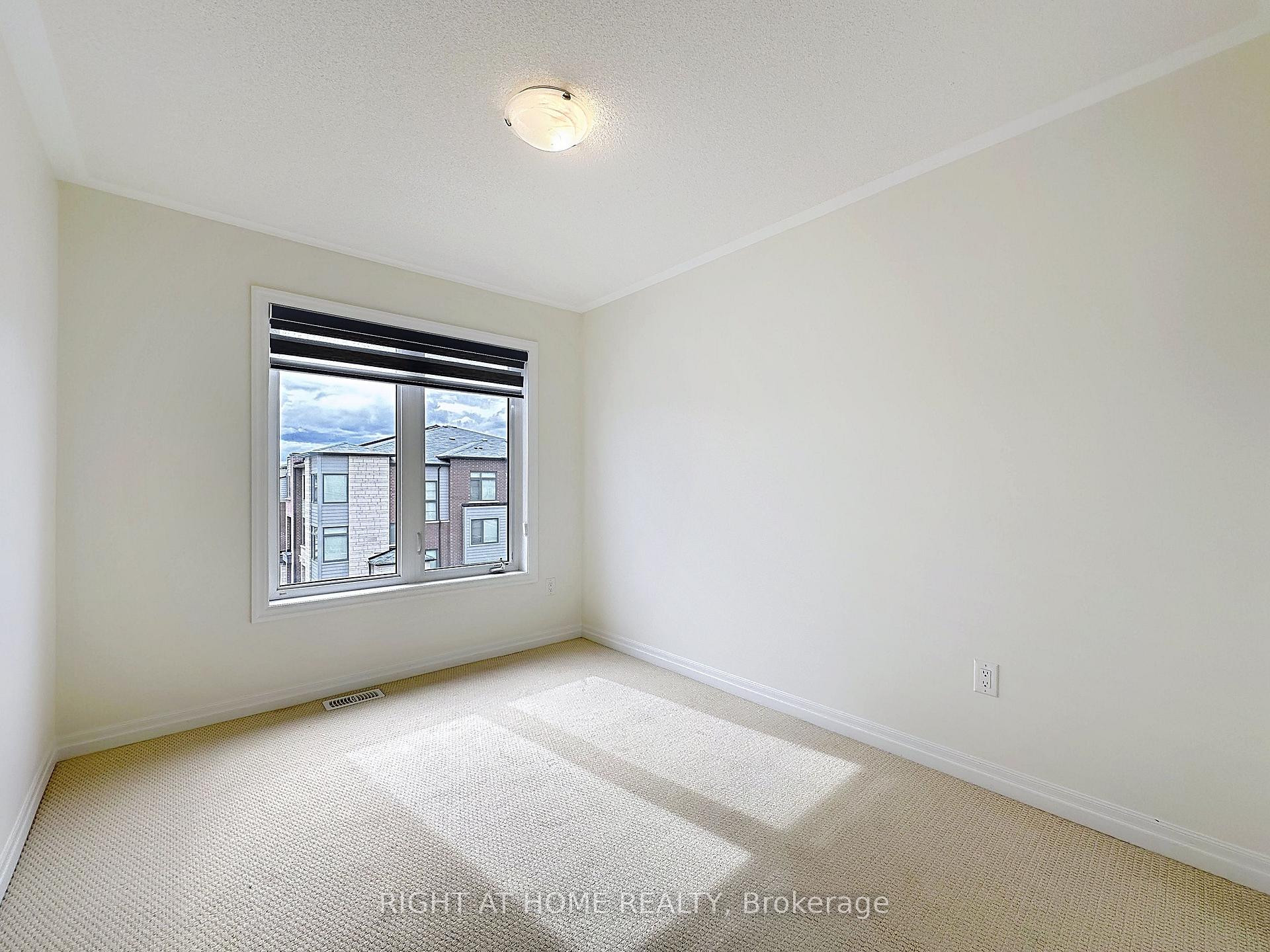 Photo 13 of 209 Vantage Loop, Newmarket, Woodland Hill — HOMEH