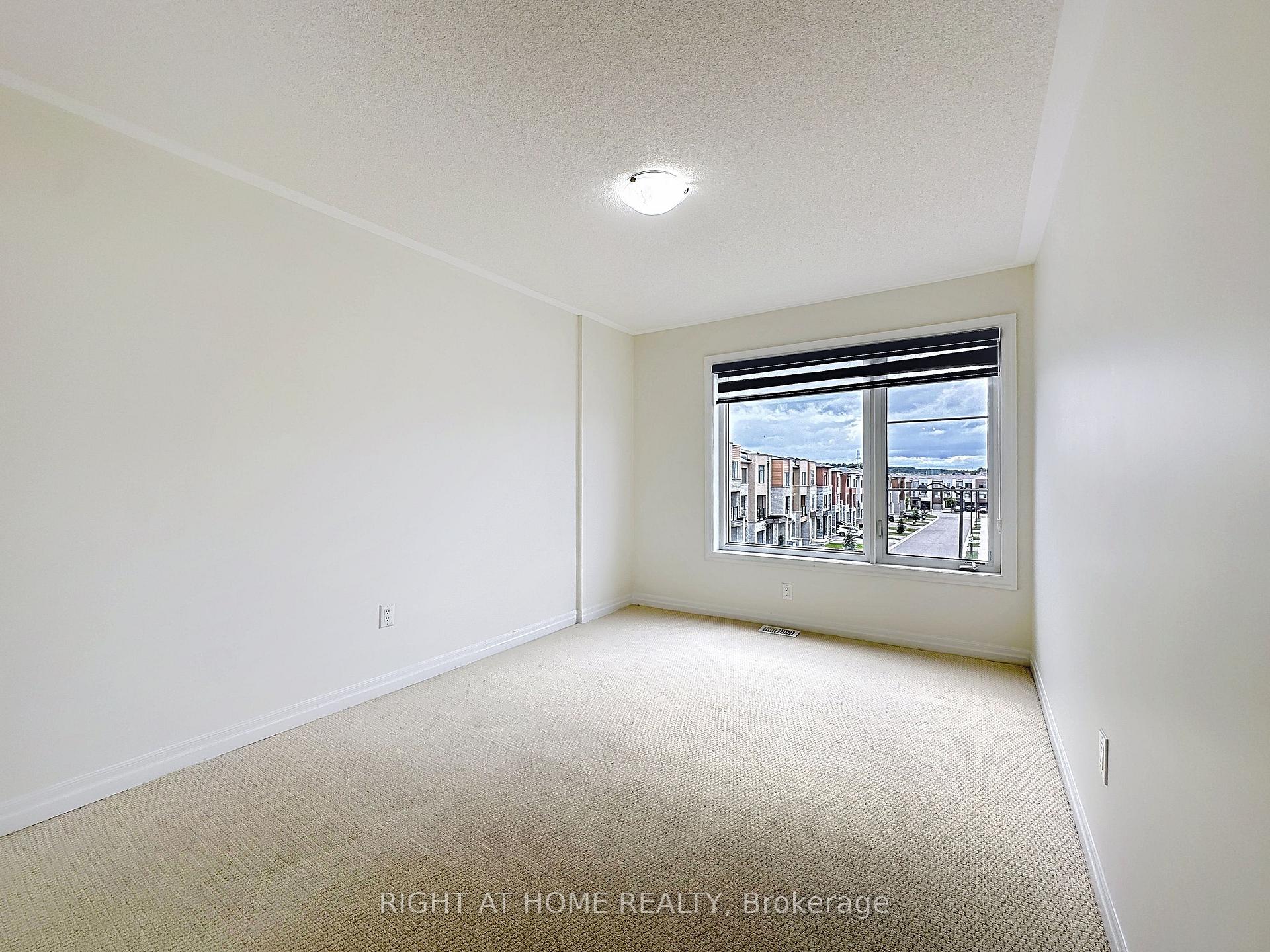 Photo 14 of 209 Vantage Loop, Newmarket, Woodland Hill — HOMEH