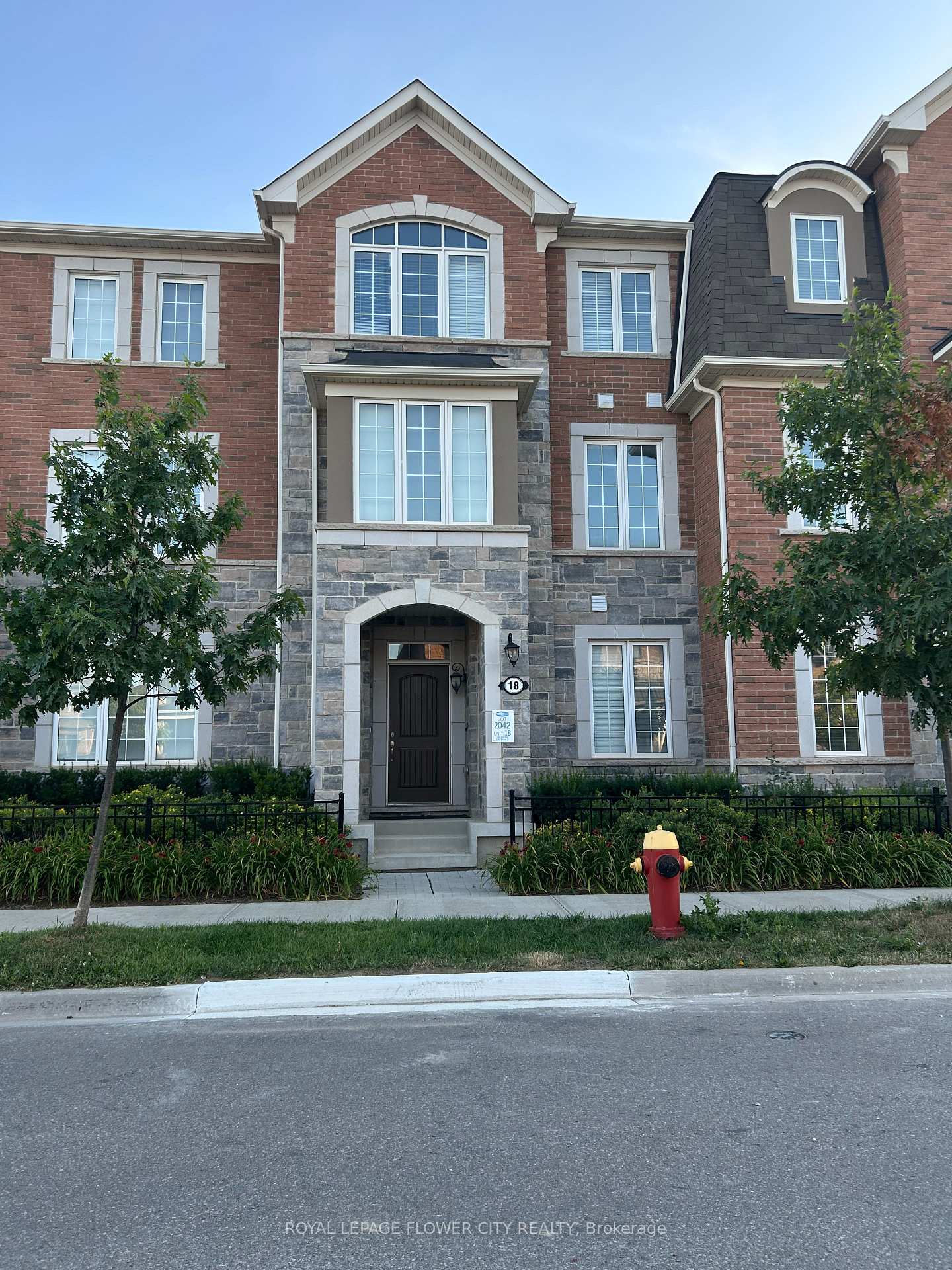 Photo 1 of Unit 18, 1222 Rose Way, Milton, Cobban — HOMEH