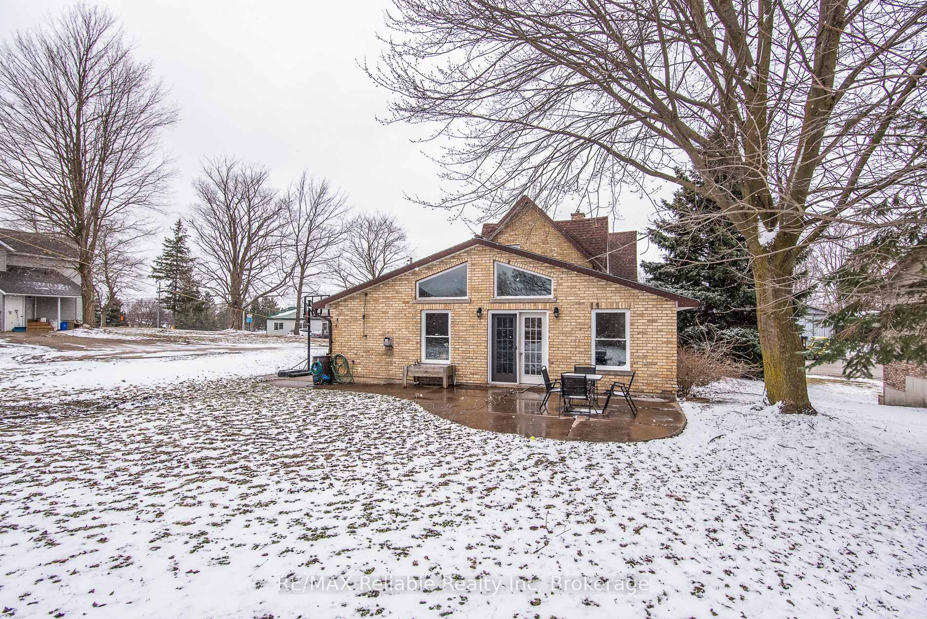 Photo 9 of 209 Hamilton Street W, North Huron, Blyth — HOMEH