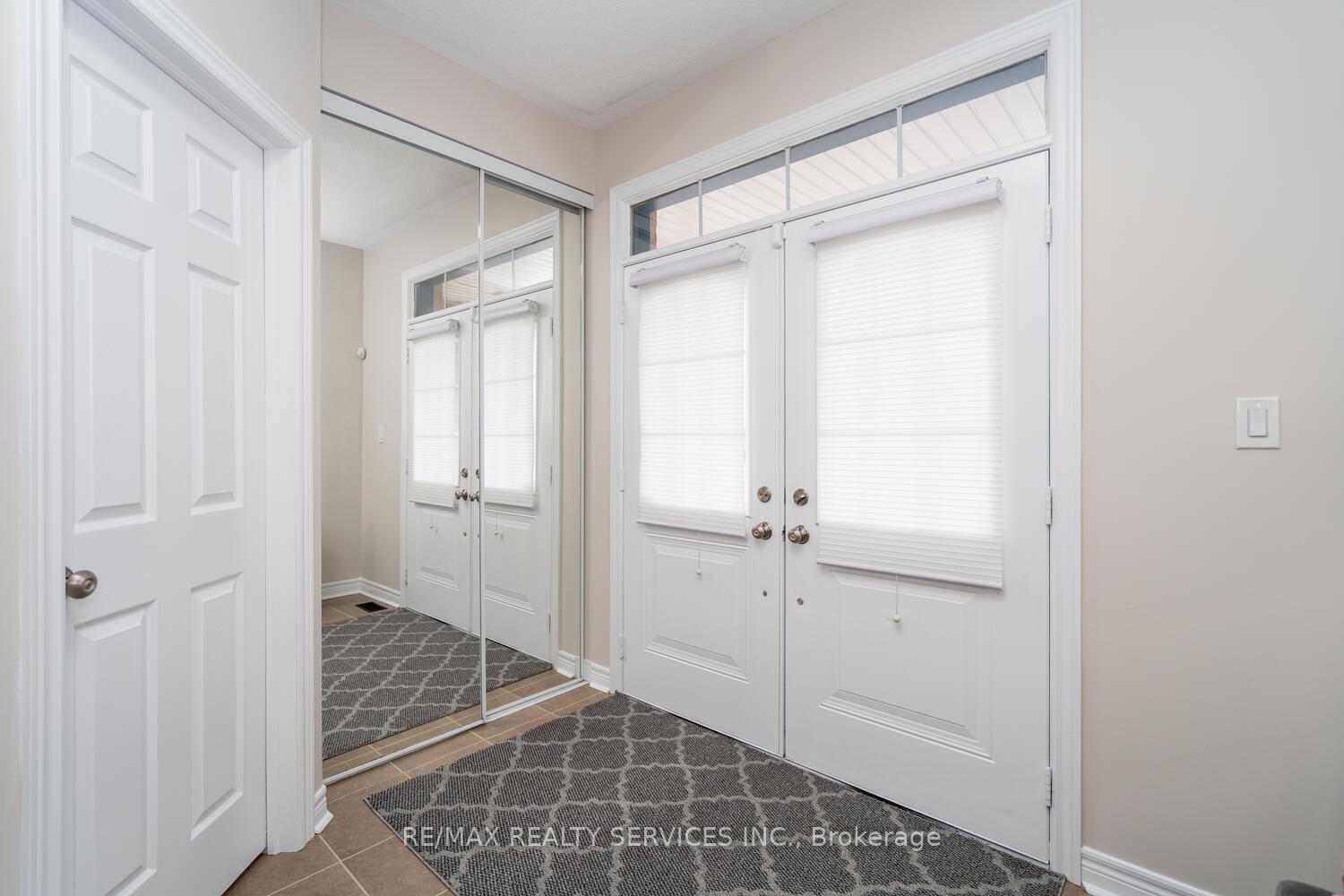 Photo 2 of 25 Mccabe Lane, New Tecumseth, Tottenham — HOMEH