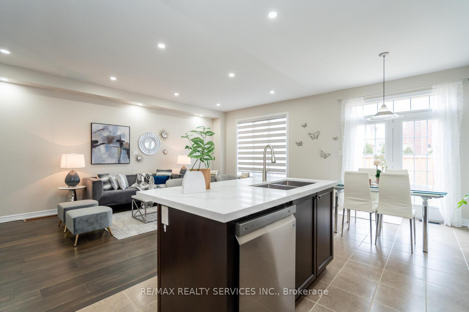 Photo 10 of 25 Mccabe Lane, New Tecumseth, Tottenham — HOMEH