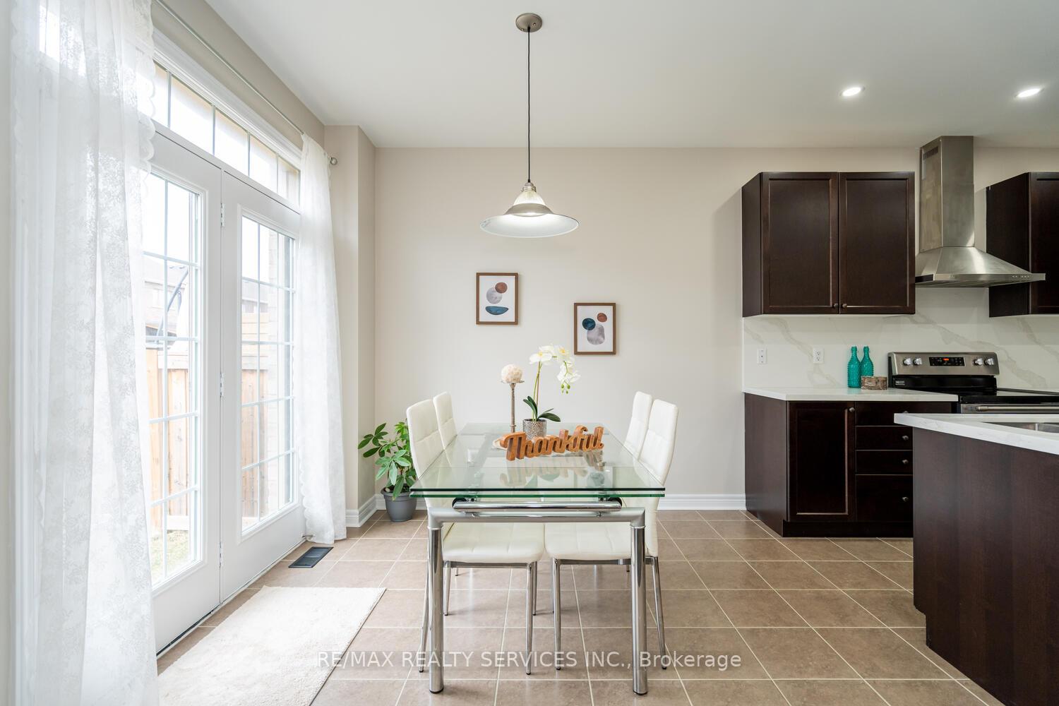 Photo 11 of 25 Mccabe Lane, New Tecumseth, Tottenham — HOMEH