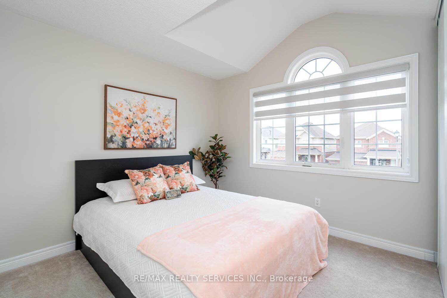 Photo 18 of 25 Mccabe Lane, New Tecumseth, Tottenham — HOMEH