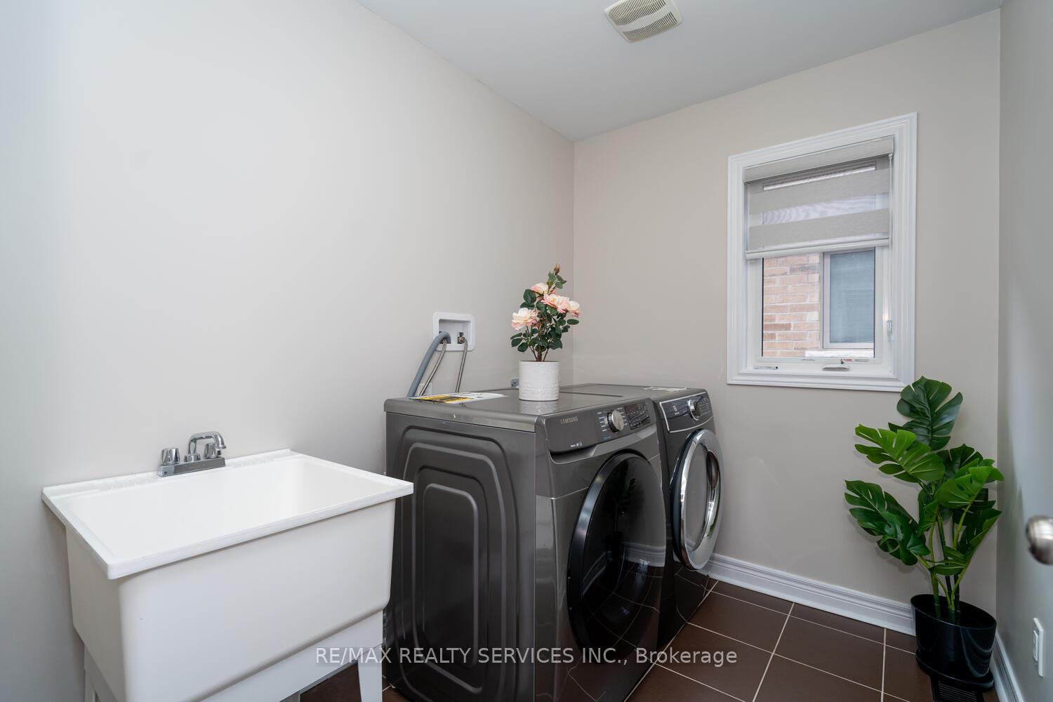 Photo 23 of 25 Mccabe Lane, New Tecumseth, Tottenham — HOMEH