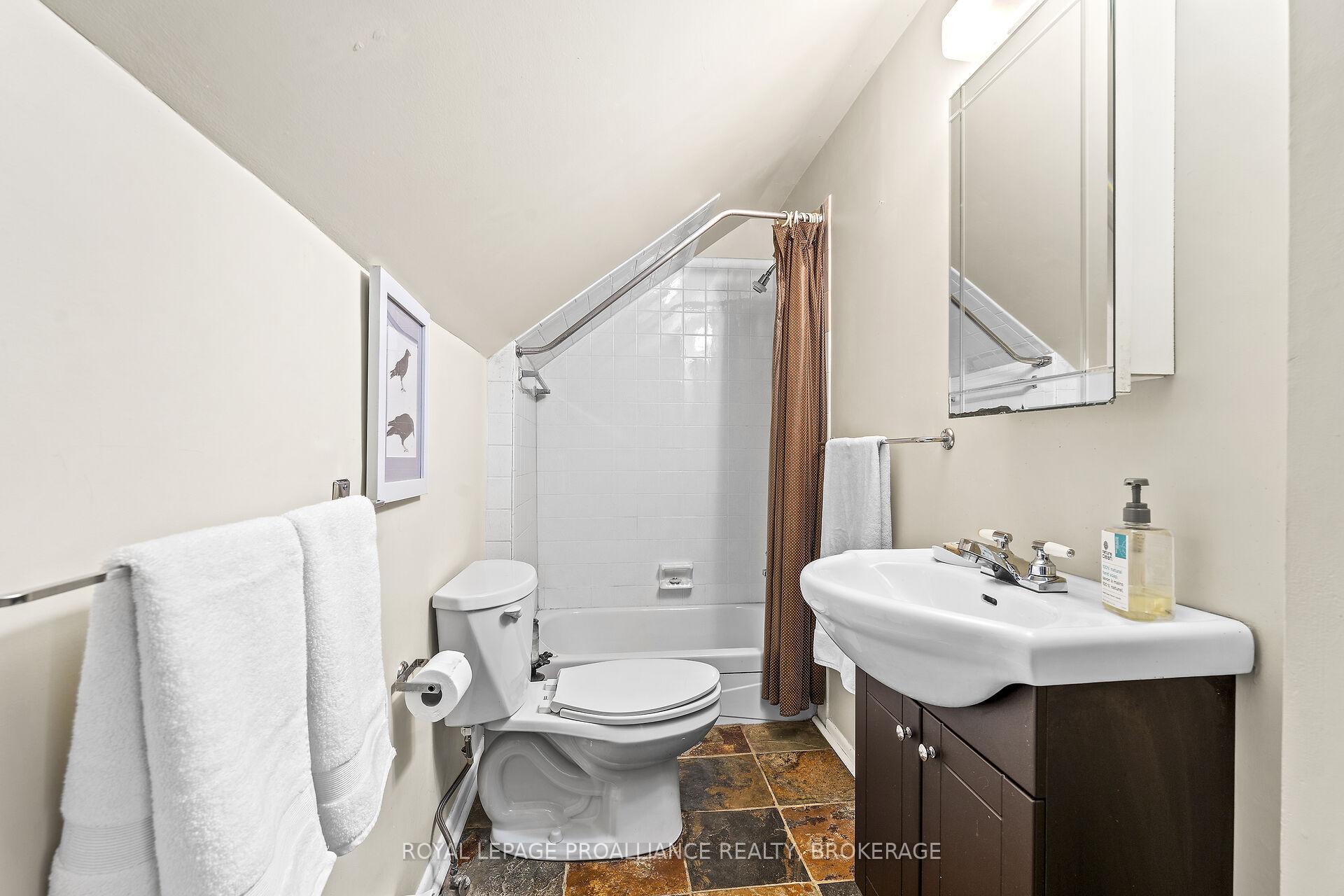 Photo 32 of 243 Helen Street, Kingston, Central City East — HOMEH