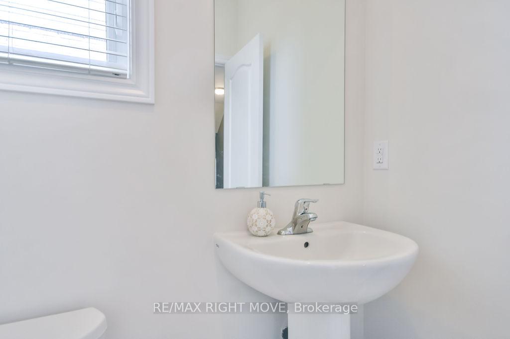 Photo 3 of 3011 Sierra Drive, Orillia — HOMEH