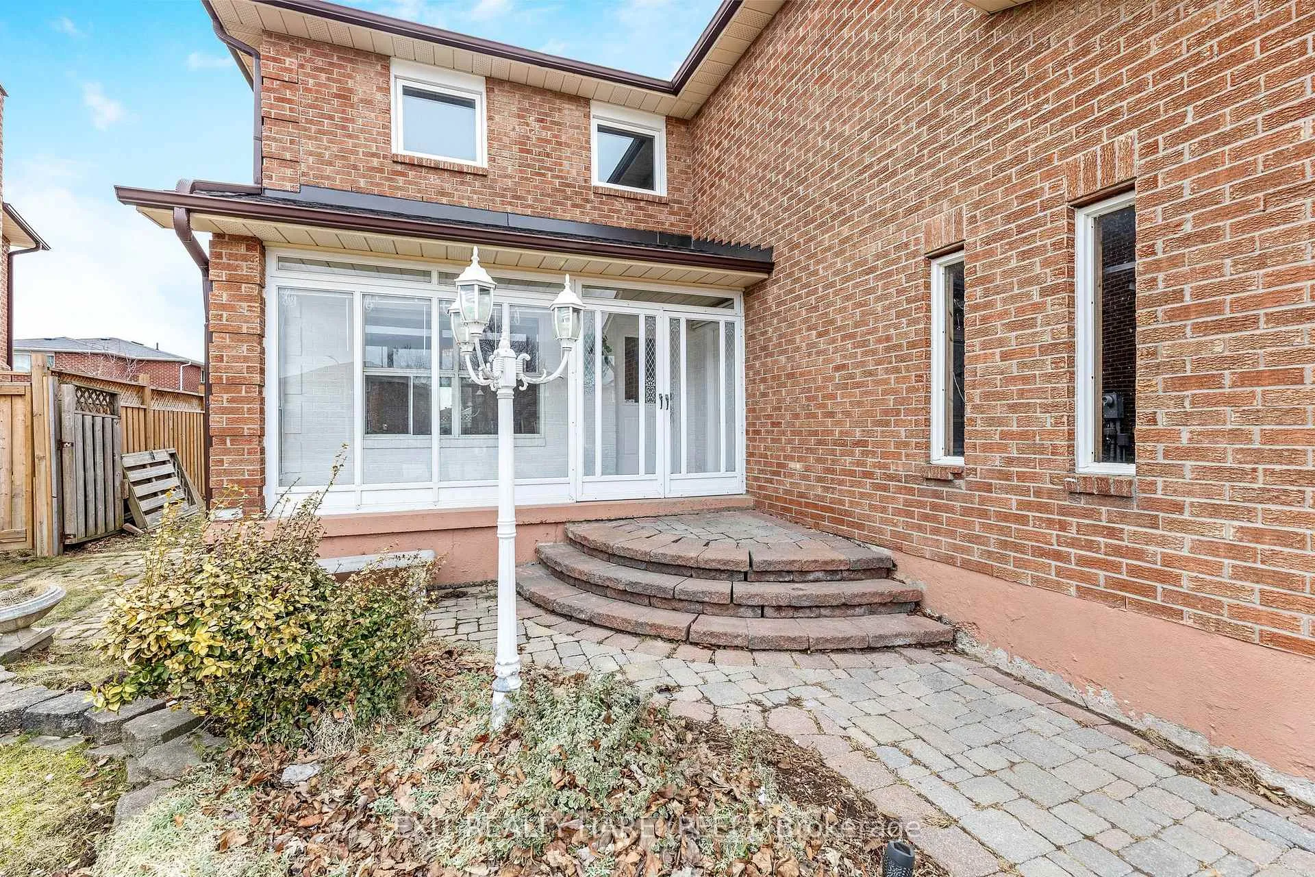 Photo 4 of 6 Ruth Avenue, Brampton, Heart Lake West — HOMEH